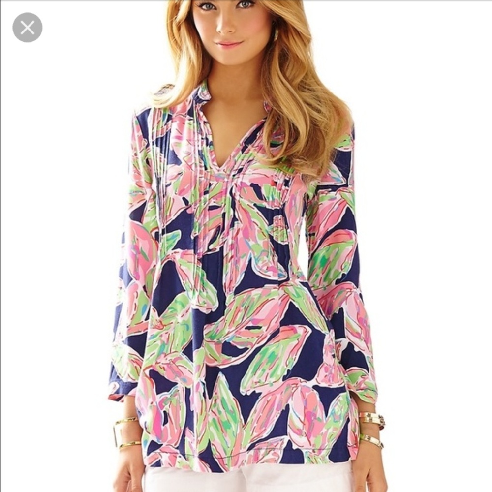 In the vias Lilly Pulitzer Sarasota tunic top